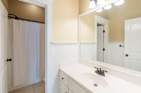 Bath - 960 Mitchell Ln, Evans, GA 30809 photo 3 of 3