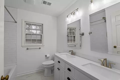 Bath - 3232 Skinner Mill Rd, Augusta, GA 30909 photo 5 of 6