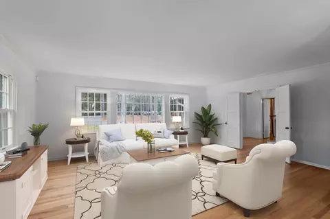 Living - 3232 Skinner Mill Rd, Augusta, GA 30909 photo 5 of 5