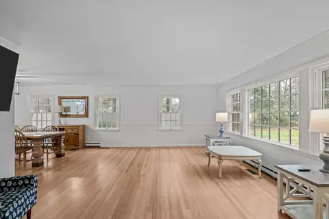 Living - 3232 Skinner Mill Rd, Augusta, GA 30909 photo 3 of 5