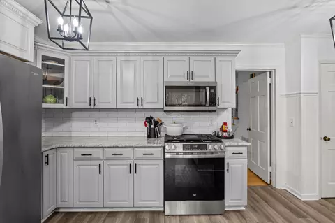 Kitchen - 3232 Skinner Mill Rd, Augusta, GA 30909 photo 4 of 6