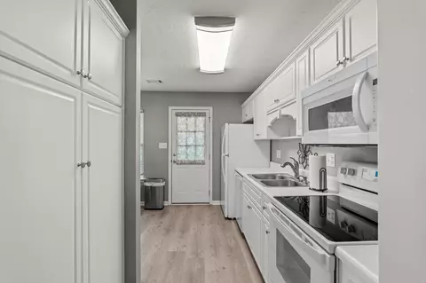 Kitchen - 232 High Point Way, Evans, GA 30809 photo 1 of 3