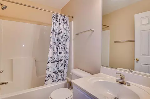 Bath - 2817 Brickrun Way, Augusta, GA 30909 photo 4 of 4