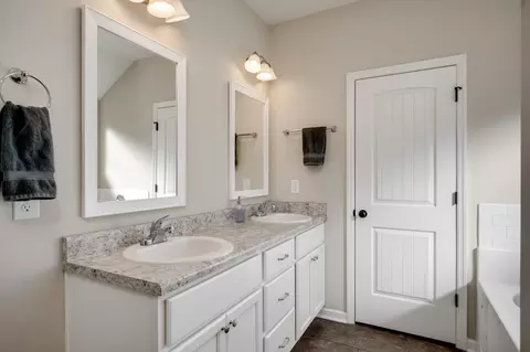 Bath - 855 Goodale Dr, Augusta, GA 30909 photo 3 of 4