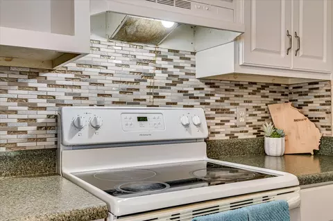 Kitchen - 715 Cannock Loop, Grovetown, GA 30813 photo 3 of 5