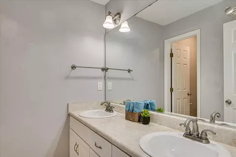 Bath - 715 Cannock Loop, Grovetown, GA 30813 photo 4 of 5