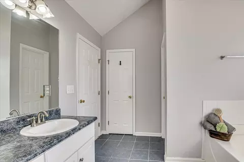 Bath - 715 Cannock Loop, Grovetown, GA 30813 photo 3 of 5