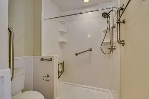 Bath - 1101 Brookstone Way, Augusta, GA 30909 photo 3 of 3