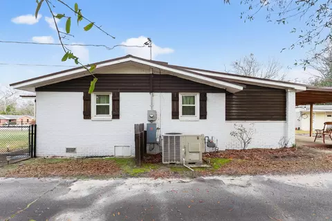 Exterior - 651 Harvey St, Stapleton, GA 30823 photo 2 of 5