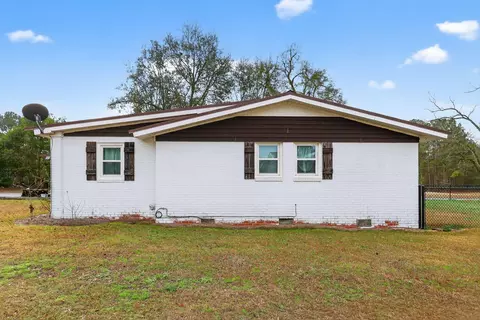Exterior - 651 Harvey St, Stapleton, GA 30823 photo 3 of 5