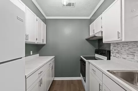 Kitchen - 144 Pine Ridge Rd, Thomson, GA 30824 photo 2 of 2
