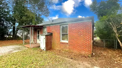 Exterior - 1731 Oak Dr, Augusta, GA 30904 photo 5 of 10