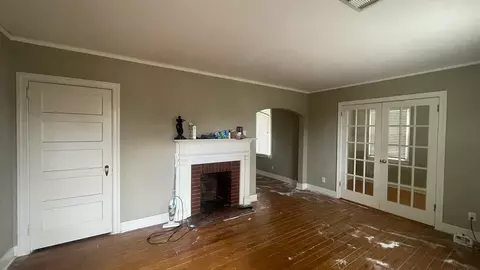 Living - 1731 Oak Dr, Augusta, GA 30904 photo 2 of 5