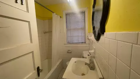 Bath - 1731 Oak Dr, Augusta, GA 30904 photo 1 of 3
