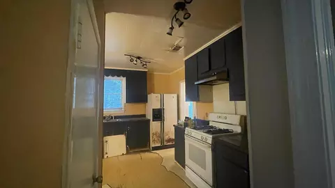 Entry Way - 1731 Oak Dr, Augusta, GA 30904 photo 4 of 9