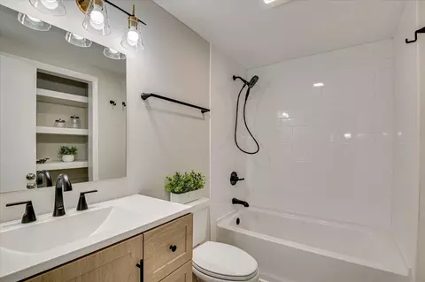 Bath - 919 Ridge Ave, Thomson, GA 30824 photo 1 of 1