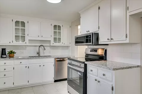 Kitchen - 919 Ridge Ave, Thomson, GA 30824 photo 1 of 5