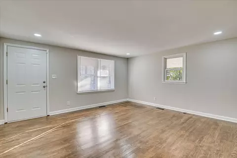 Living - 919 Ridge Ave, Thomson, GA 30824 photo 1 of 6