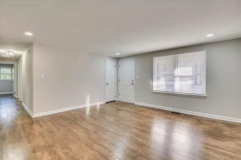 Living - 919 Ridge Ave, Thomson, GA 30824 photo 2 of 6
