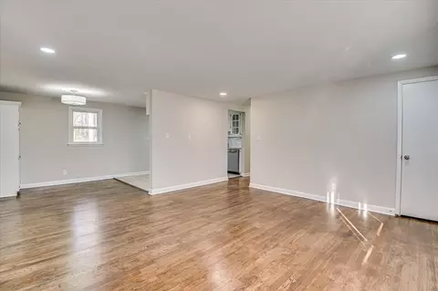 Living - 919 Ridge Ave, Thomson, GA 30824 photo 3 of 6