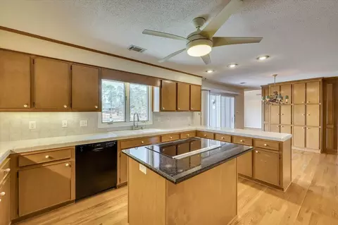 Kitchen - 709 Whittingtons Rdg, Evans, GA 30809 photo 3 of 4