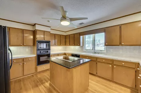 Kitchen - 709 Whittingtons Rdg, Evans, GA 30809 photo 2 of 4