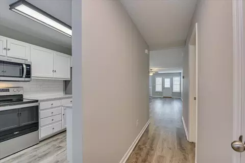 Entry Way - 130 Barts Dr, Augusta, GA 30909 photo 2 of 3