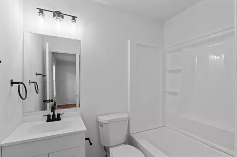 Bath - 1883 Neptune Dr, Augusta, GA 30906 photo 1 of 3