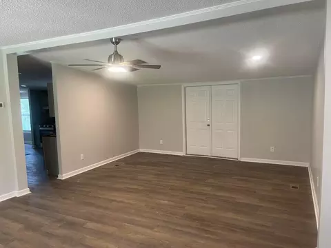 Living - 811 Frances Dr, Thomson, GA 30824 photo 3 of 4