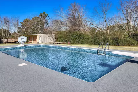 Exterior - 413 Calloway Road Ext, Evans, GA 30809 photo 6 of 11