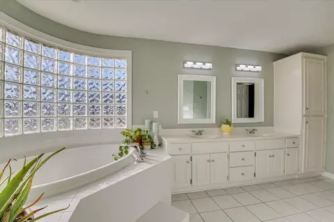 Bath - 5123 Windmill Pl, Evans, GA 30809 photo 4 of 5