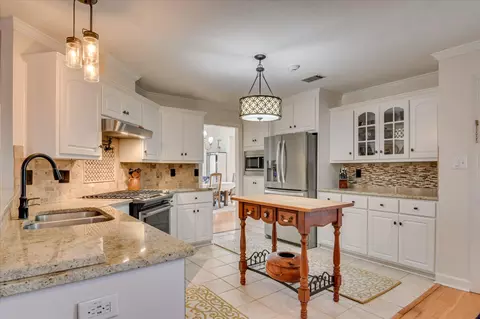 Kitchen - 5123 Windmill Pl, Evans, GA 30809 photo 3 of 7