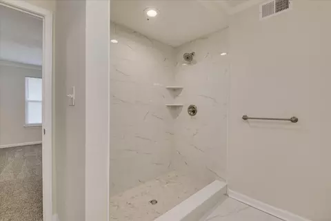 Bath - 4770 Red Leaf Ct, Martinez, GA 30907 photo 3 of 7