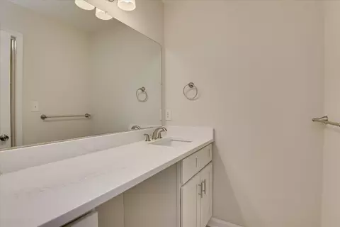 Bath - 4770 Red Leaf Ct, Martinez, GA 30907 photo 5 of 7