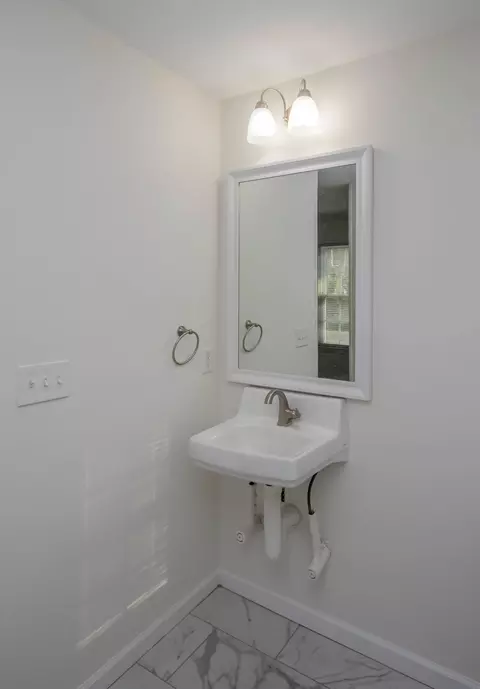 Bath - 2393 Wheeless Rd, Augusta, GA 30906 photo 2 of 10