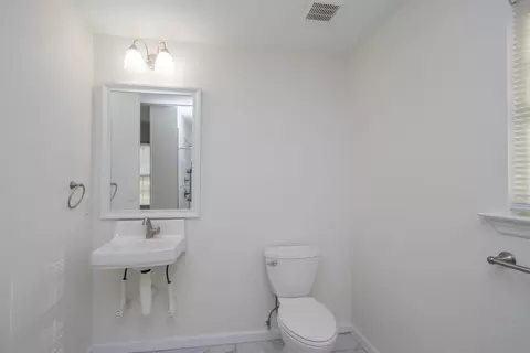 Bath - 2393 Wheeless Rd, Augusta, GA 30906 photo 3 of 10