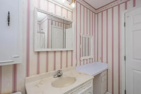 Bath - 2393 Wheeless Rd, Augusta, GA 30906 photo 8 of 10