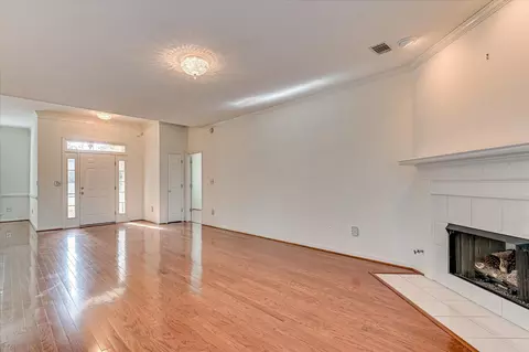 Living - 36 Eagle Pointe Dr, Augusta, GA 30909 photo 3 of 5