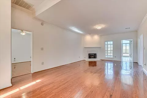 Living - 36 Eagle Pointe Dr, Augusta, GA 30909 photo 2 of 5