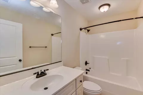 Bath - 5119 Pickering Pt, Evans, GA 30809 photo 3 of 3