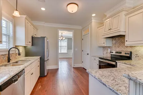 Kitchen - 5119 Pickering Pt, Evans, GA 30809 photo 2 of 4