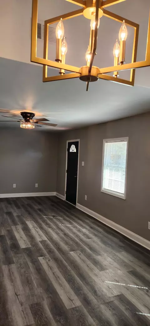 Living - 3004 Acorn Rd, Augusta, GA 30906 photo 2 of 4
