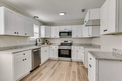 Kitchen - 3526 Spring Glen Ln, Augusta, GA 30906 photo 2 of 7