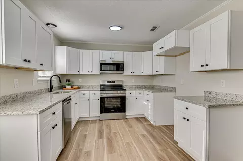Kitchen - 3526 Spring Glen Ln, Augusta, GA 30906 photo 3 of 7