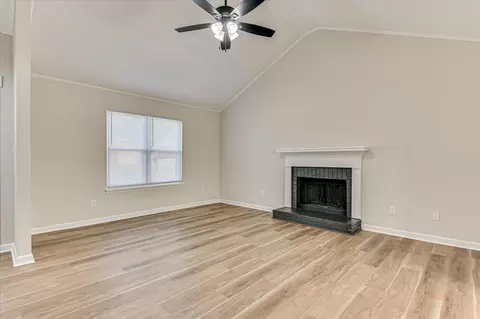 Living - 3526 Spring Glen Ln, Augusta, GA 30906 photo 2 of 4