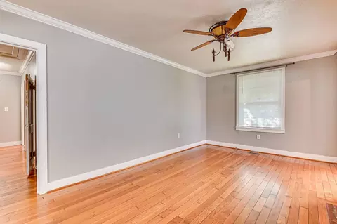 Living - 1510 Pendleton Rd, Augusta, GA 30904 photo 5 of 5