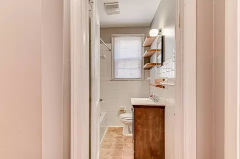 Bath - 1510 Pendleton Rd, Augusta, GA 30904 photo 2 of 2