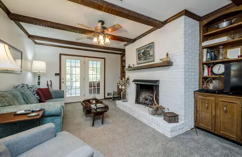 Living - 268 Bohler Dr, Evans, GA 30809 photo 3 of 4