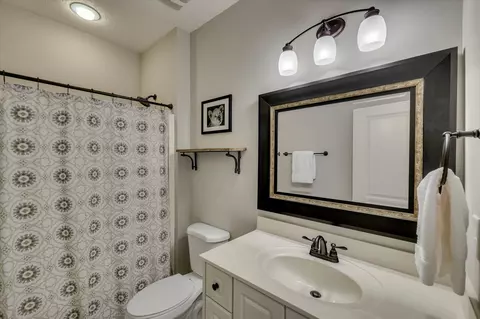 Bath - 916 Kate Dr, Evans, GA 30809 photo 1 of 4