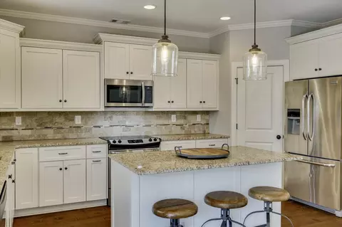 Kitchen - 916 Kate Dr, Evans, GA 30809 photo 3 of 5